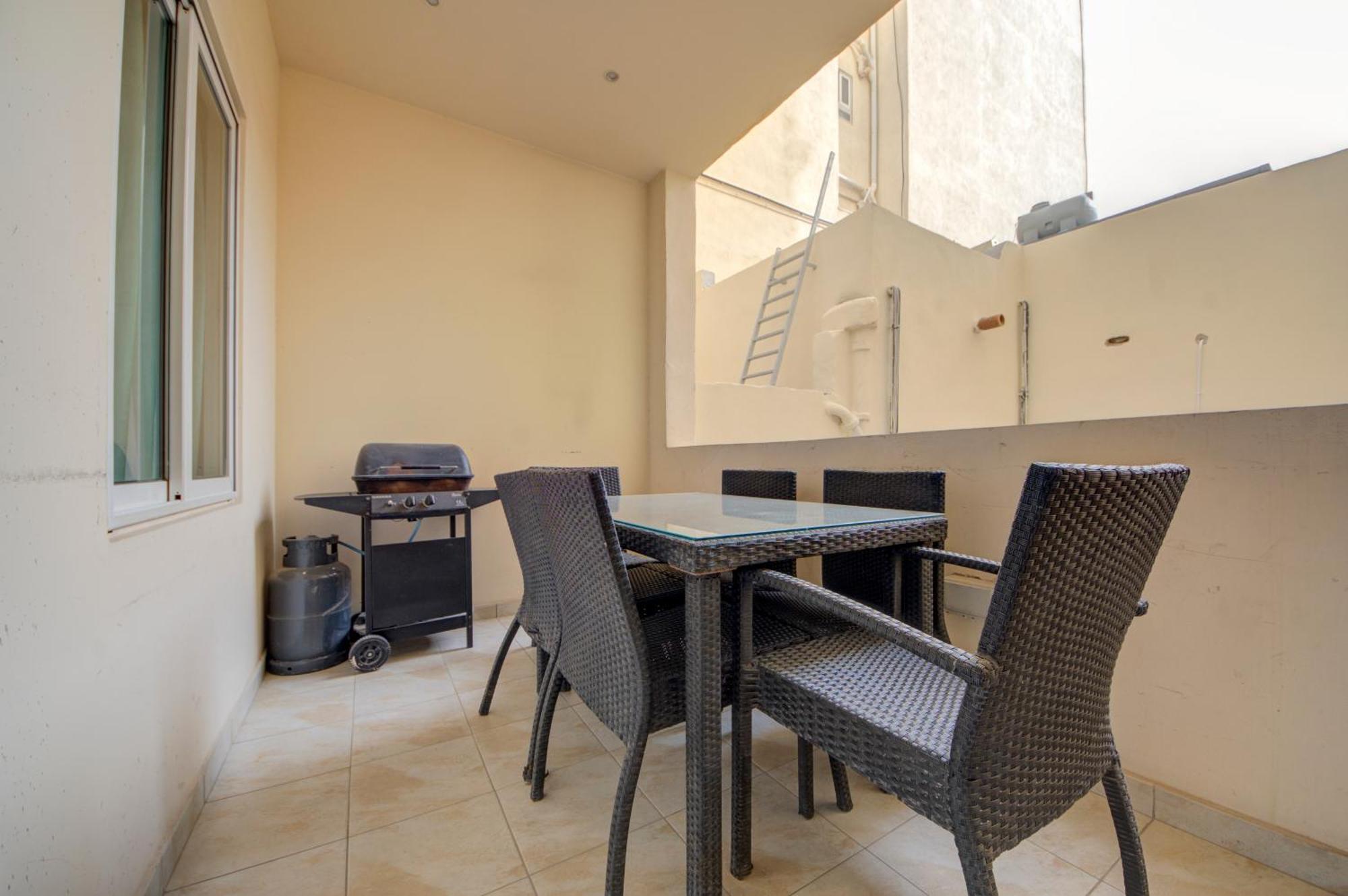 Sapphire Residences - Sliema 2 Bedroom Apartments With Views By Shortletsmalta Dış mekan fotoğraf