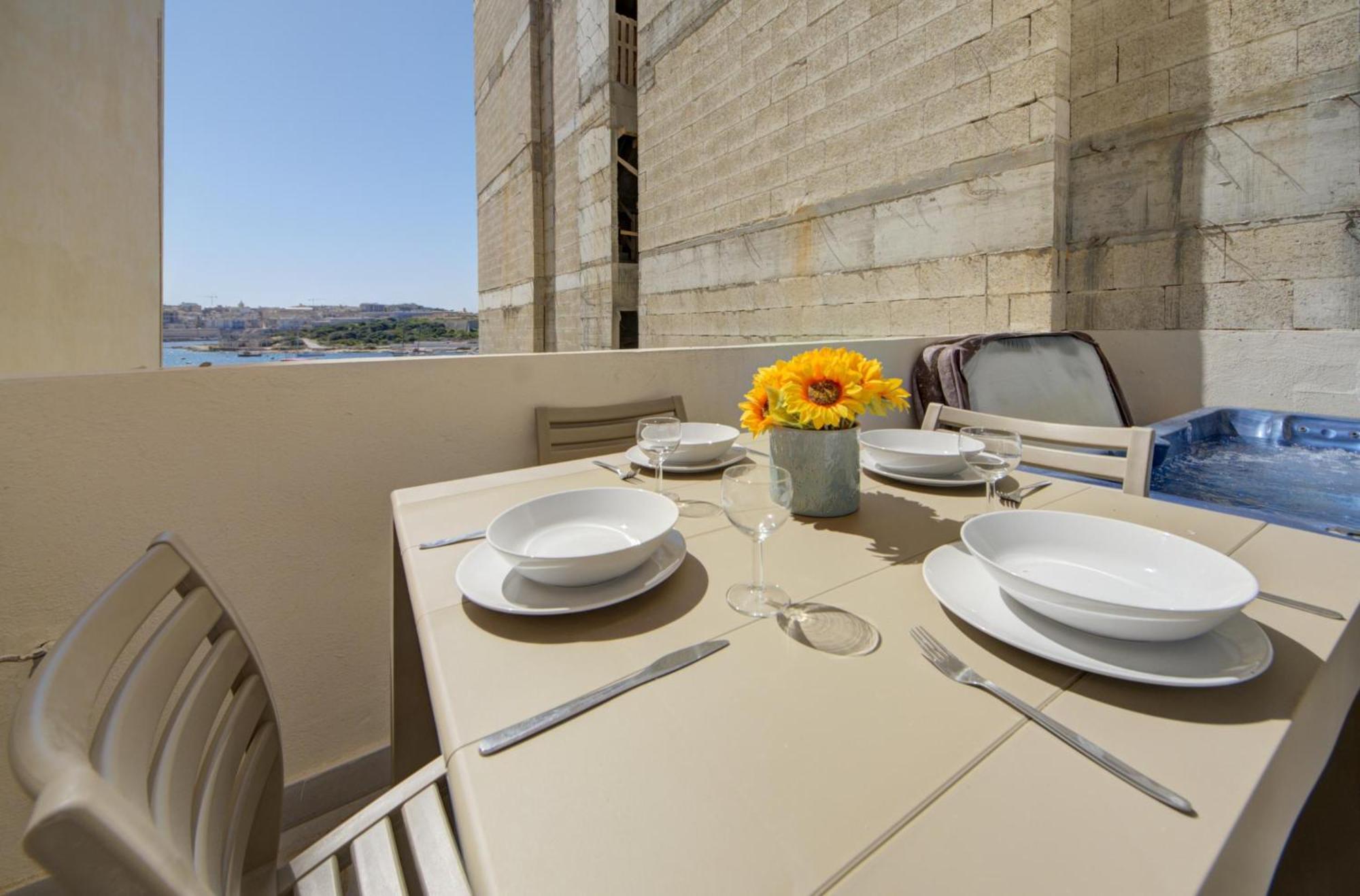 Sapphire Residences - Sliema 2 Bedroom Apartments With Views By Shortletsmalta Dış mekan fotoğraf
